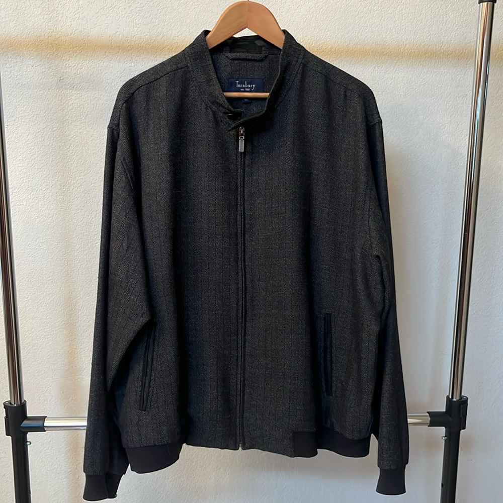 A Turnberry jacket. Grey and Black color. Size XL.